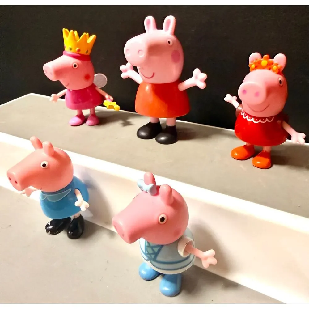 Royal Peppa Pig Mummy Pig and more Peppa’s